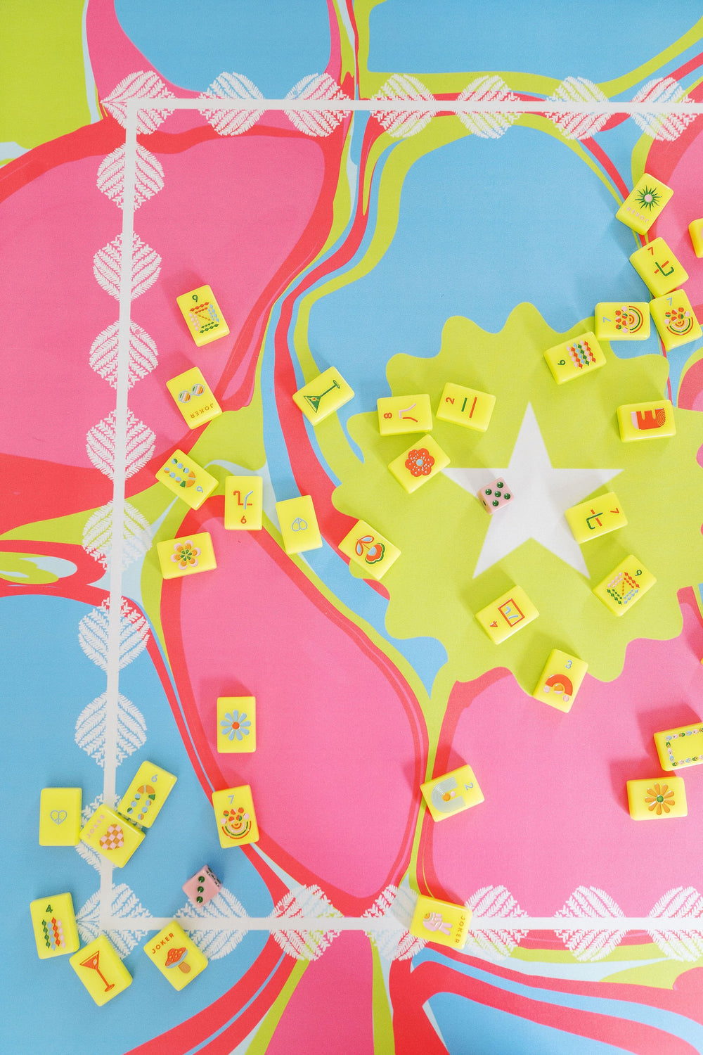 Fête Papier Mahjong Mat in Pink Disco