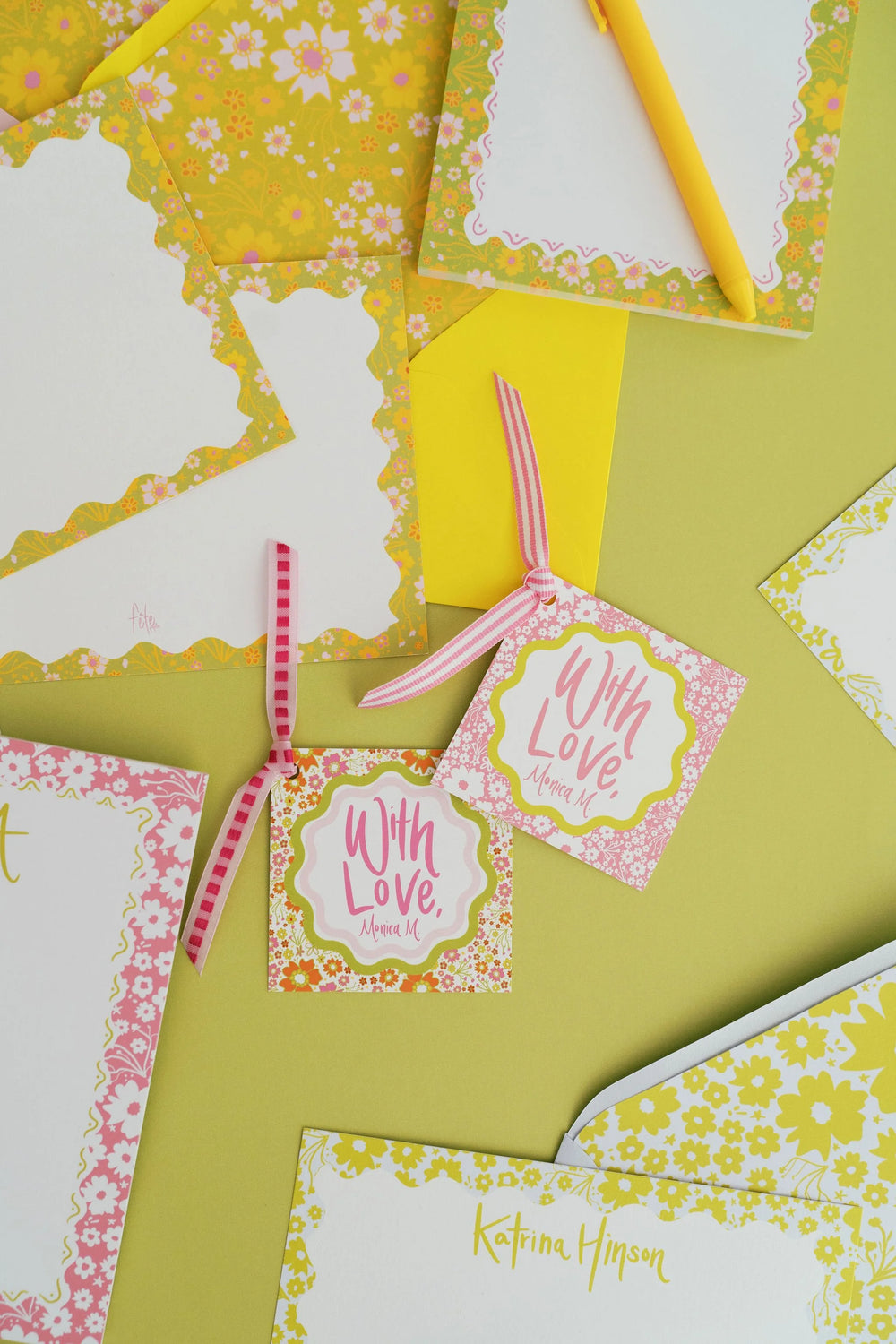 Ditsy Floral Gift Stickers in Retro