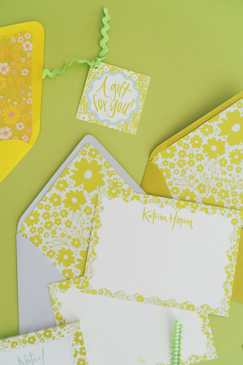 Ditsy Floral Gift Stickers in Grass