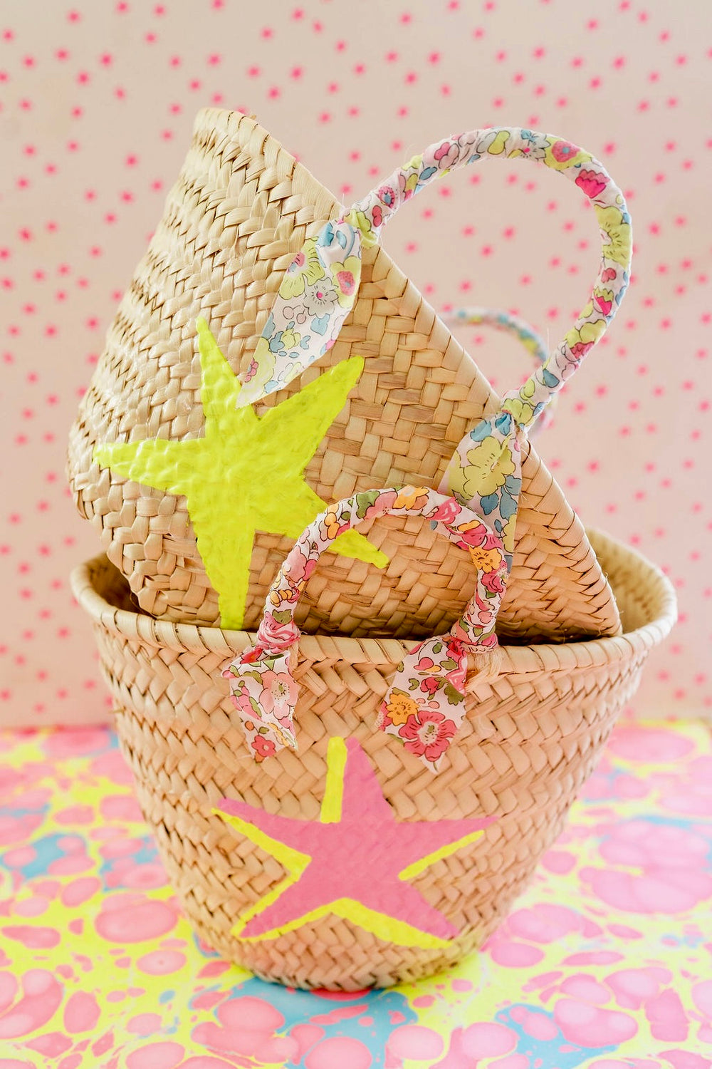 Breck & Grier for Fête Papier Straw Baskets in Hot Pink Star