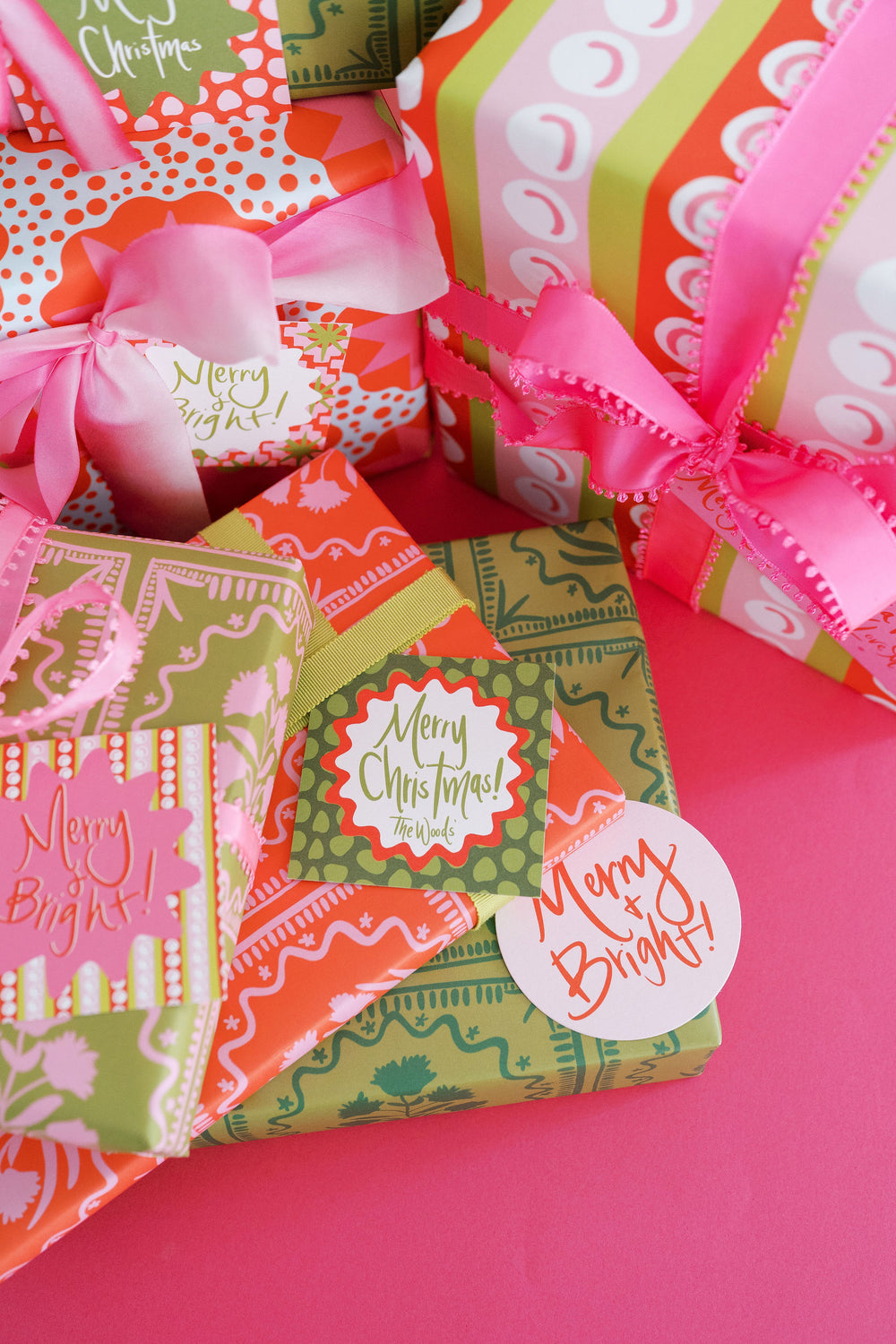 Traditional Holiday Dot Gift Tags